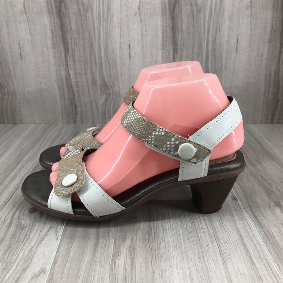 Aravon by New Balance Sandals Womens 7.5B White Tan Leather Hook and Loop Shoes - Picture 2 of 12